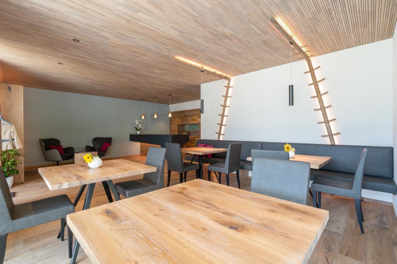 Feldhof Vilpian- Urlaub Auf Dem Bauernhof Apartamento Exterior foto