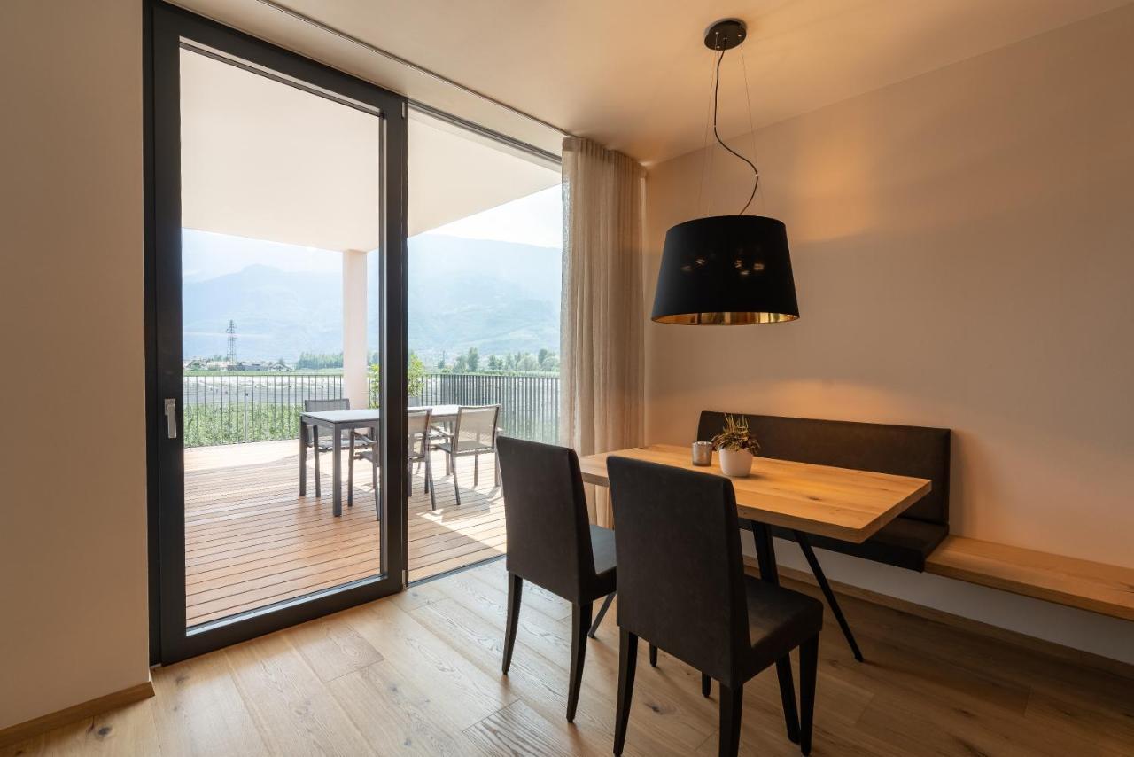 Feldhof Vilpian- Urlaub Auf Dem Bauernhof Apartamento Exterior foto